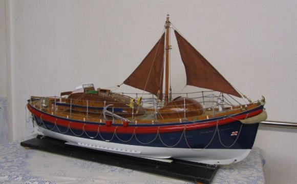Making Model Yacht sails